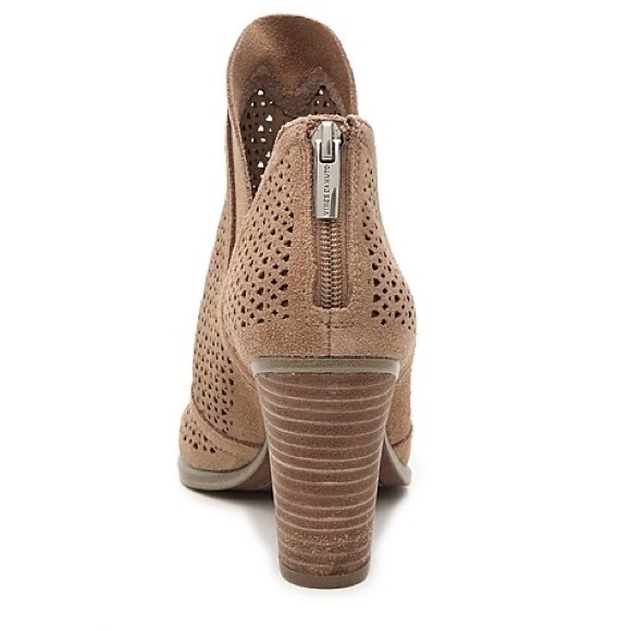 NWB Vince Camuto Perforated Boho Ankle Boot 7 $150 - Picture 3 of 8